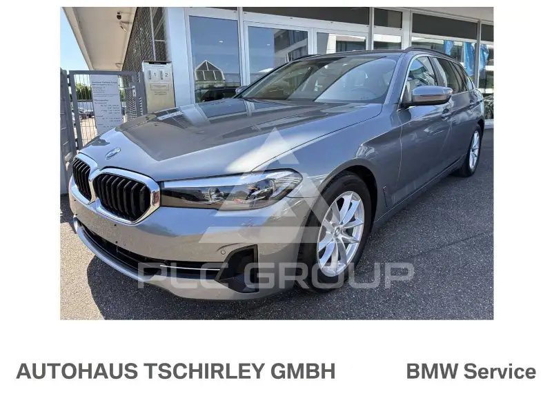 2023 BMW 520