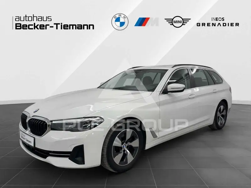 2023 BMW 520
