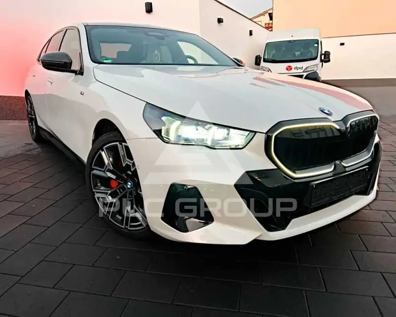 2023 BMW 520