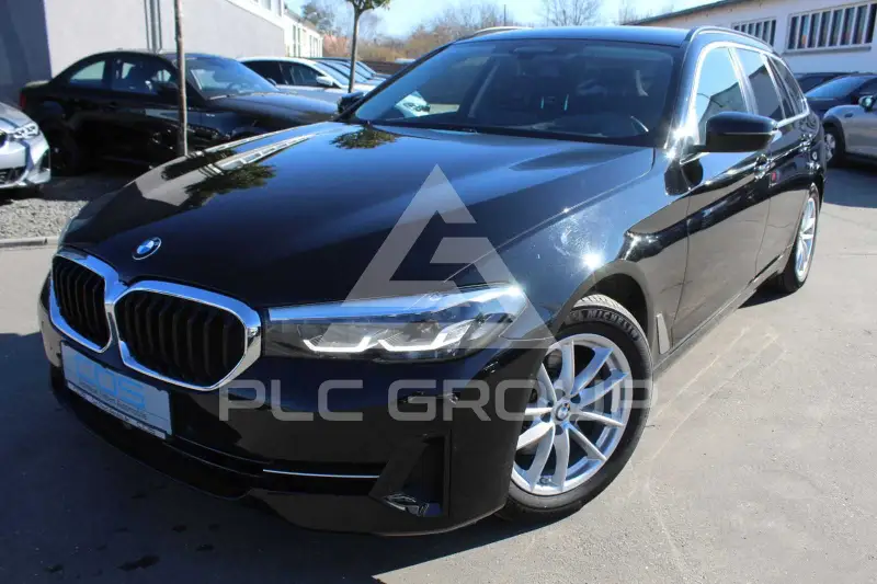 2023 BMW 520