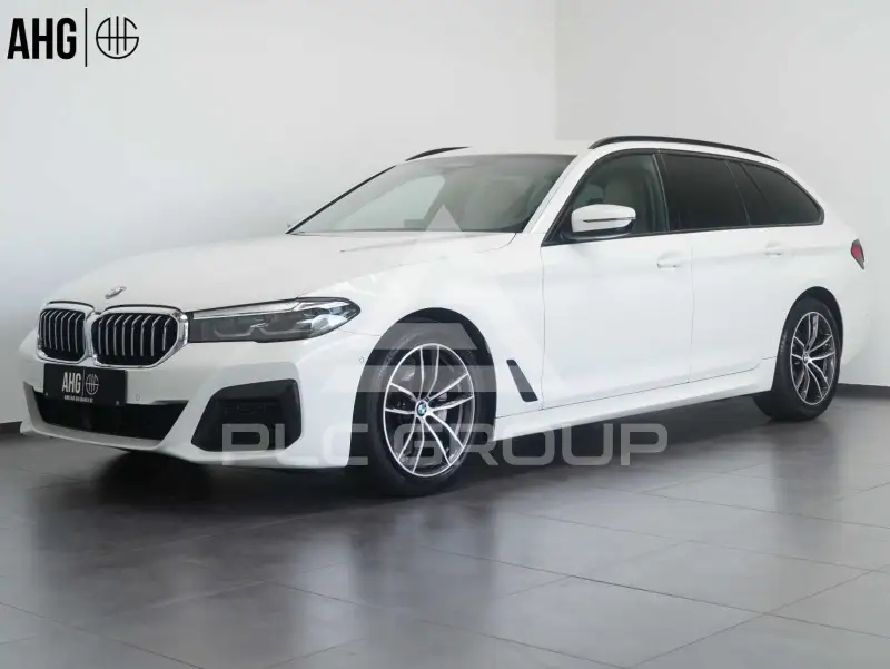 2023 BMW 520