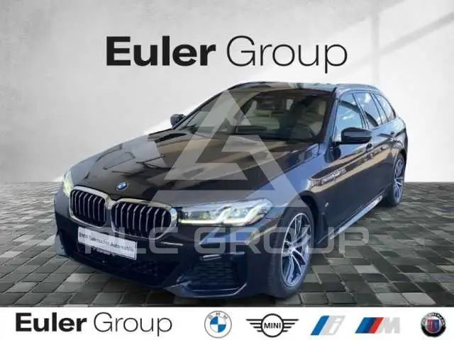 2023 BMW 520