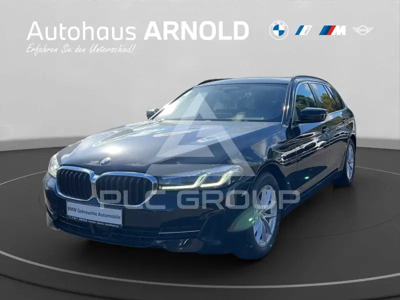 2023 BMW 520