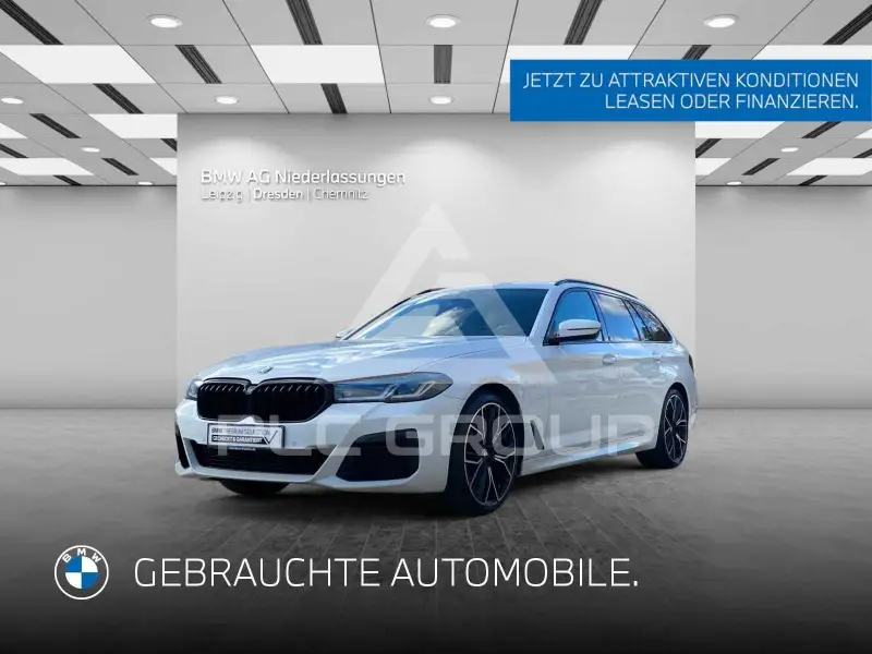 2023 BMW 520