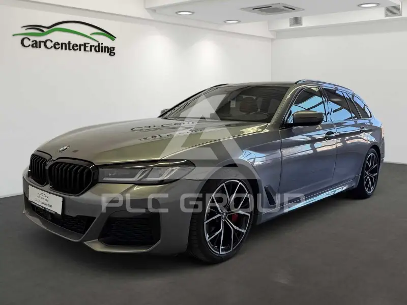 2023 BMW 520