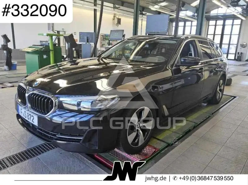 2023 BMW 520