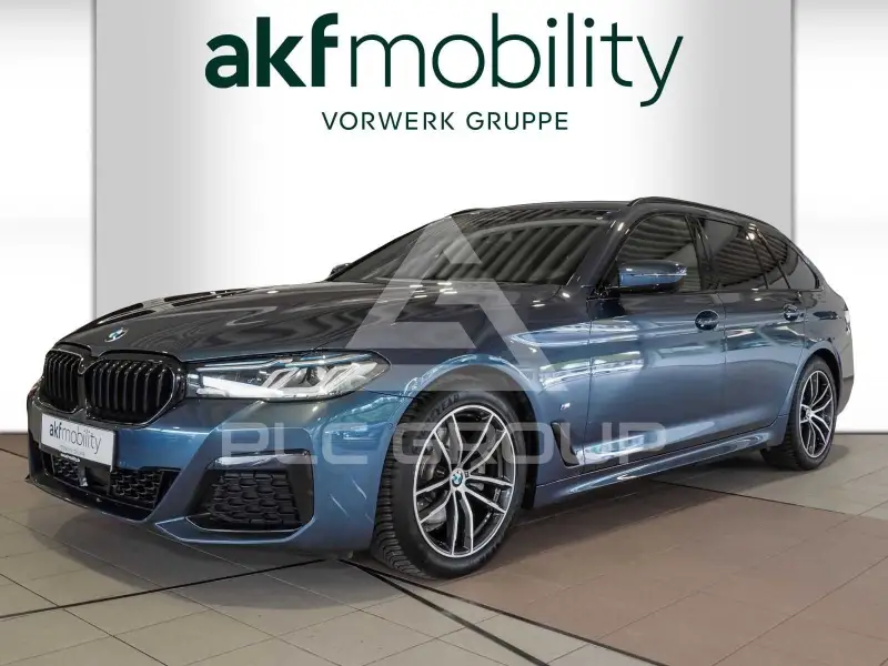 2023 BMW 520