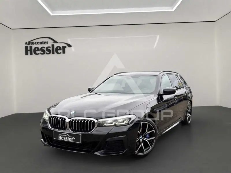 2023 BMW 520