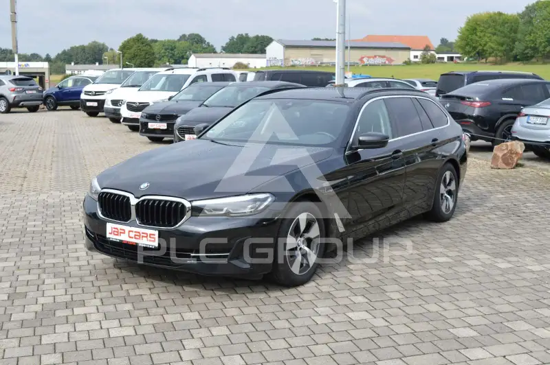 2023 BMW 520