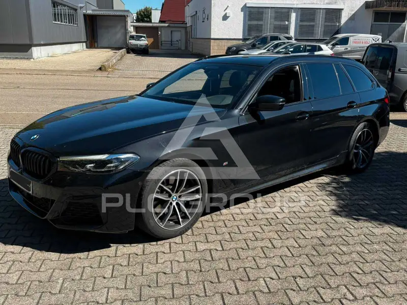 2023 BMW 520