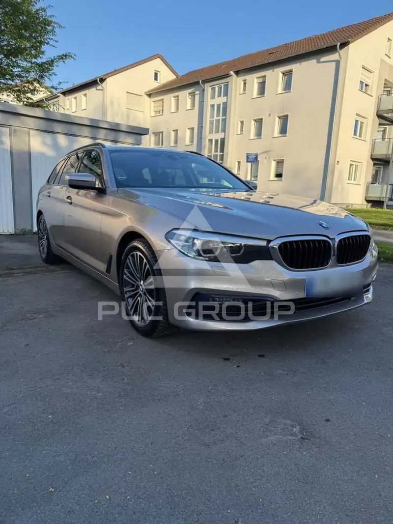 2023 BMW 520