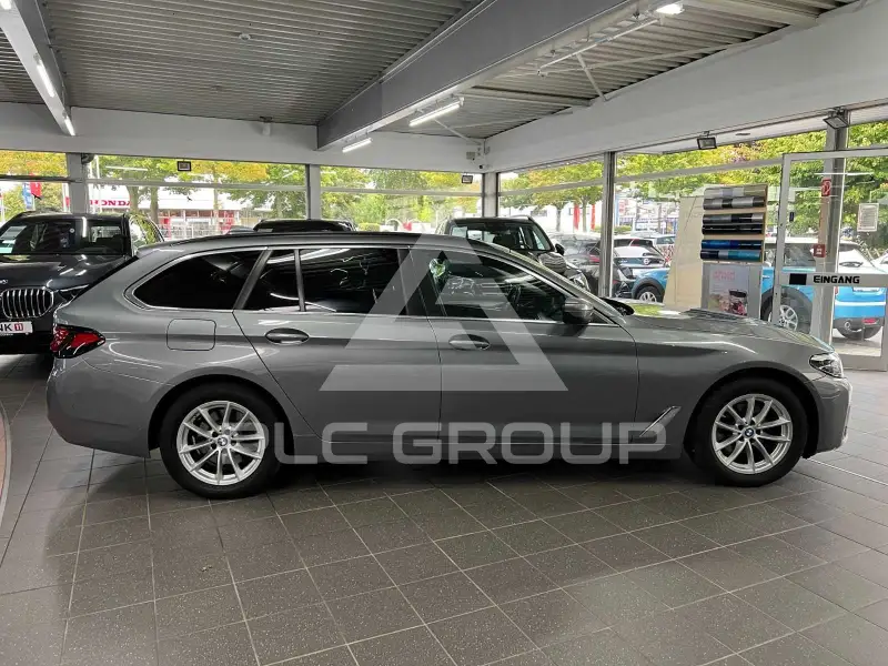 2023 BMW 520
