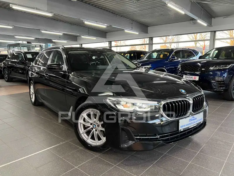 2023 BMW 520