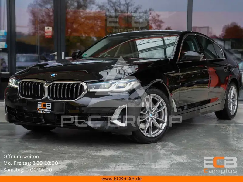 2023 BMW 520