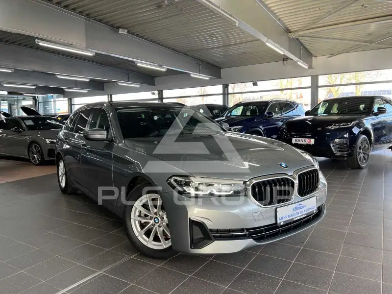2023 BMW 520