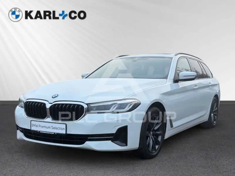 2023 BMW 520
