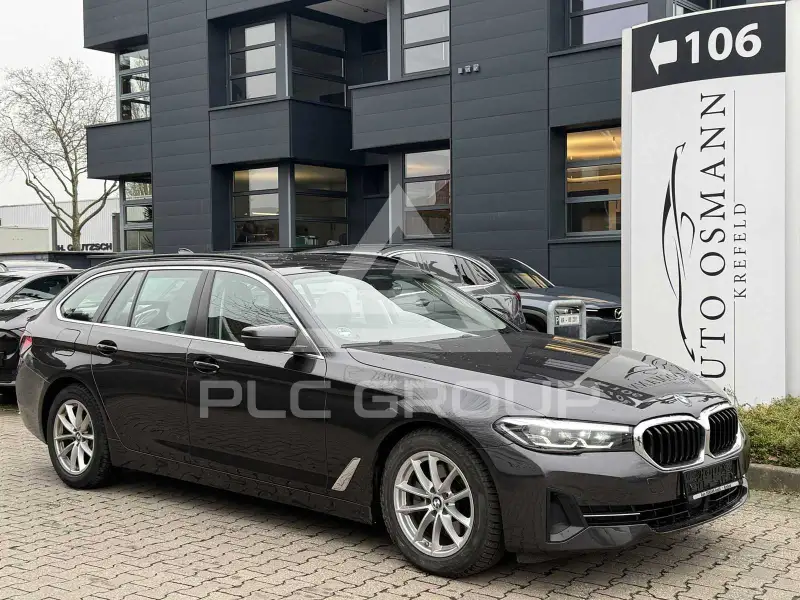 2023 BMW 520
