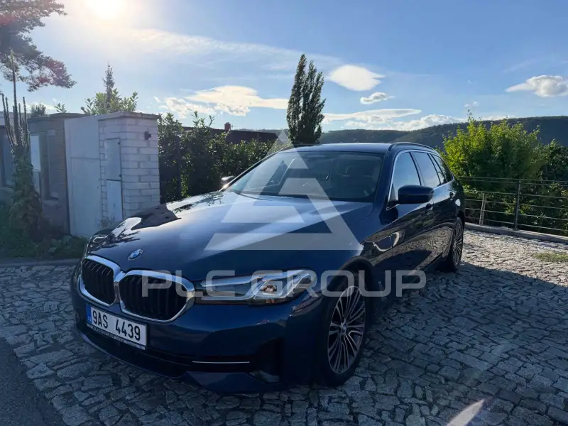 2023 BMW 520