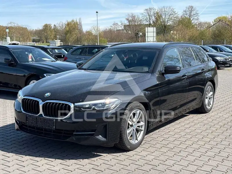 2023 BMW 520