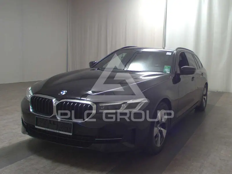 2023 BMW 520
