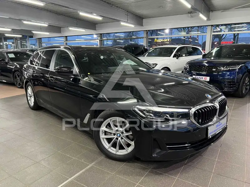2023 BMW 520