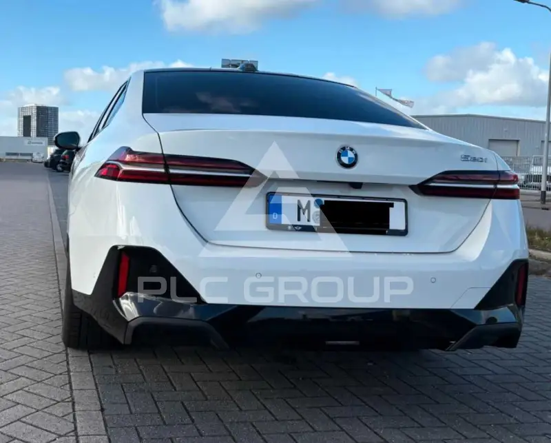 2023 BMW 520