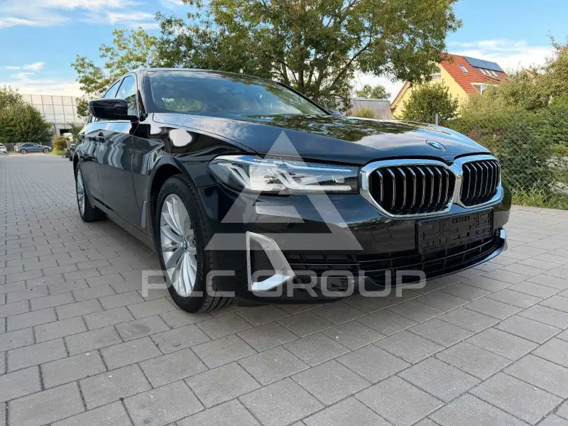 2023 BMW 520