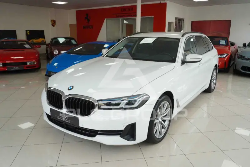 2023 BMW 520