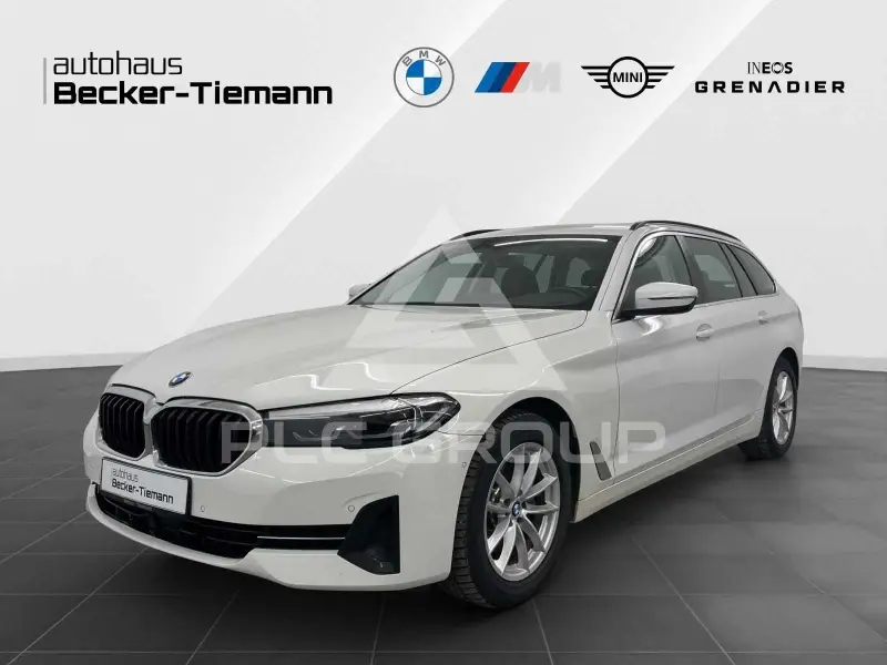 2023 BMW 520