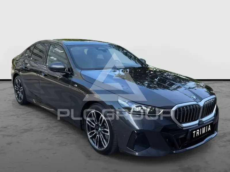 2023 BMW 520