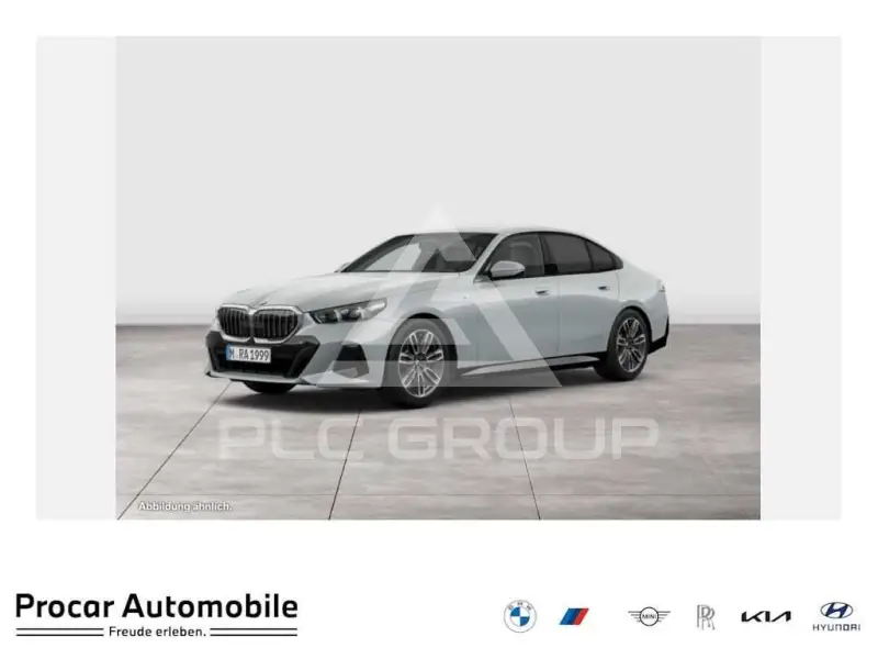 2023 BMW 520