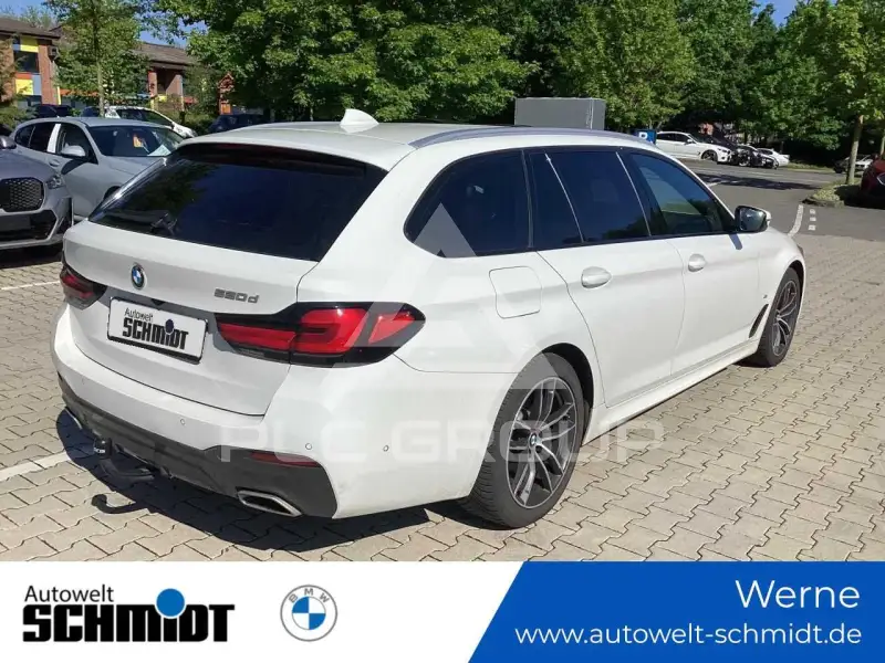 2023 BMW 520