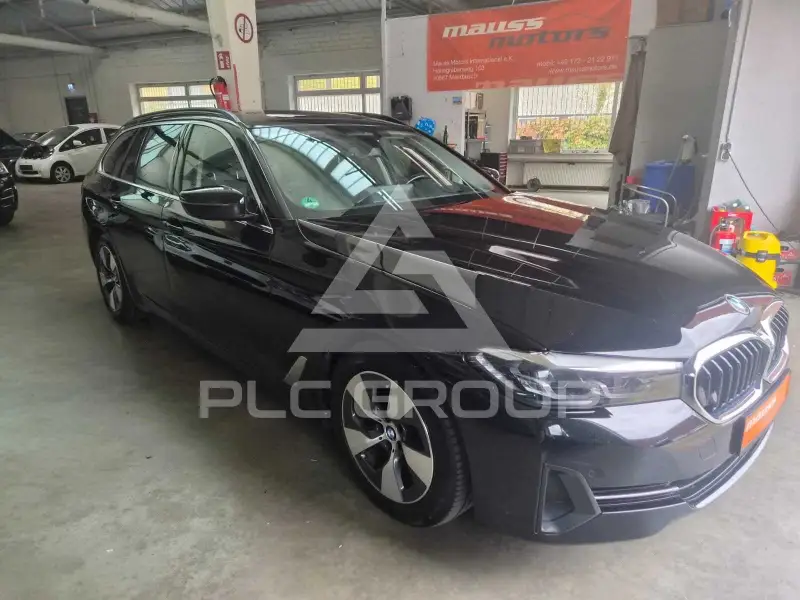 2023 BMW 520