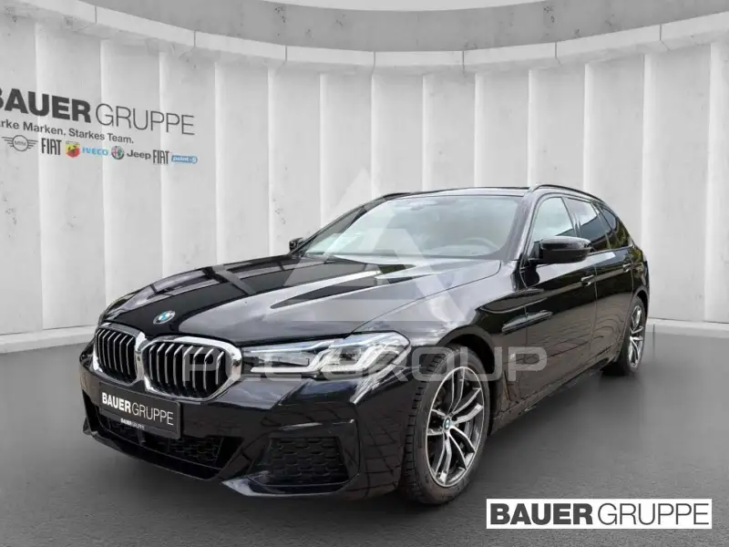 2023 BMW 520
