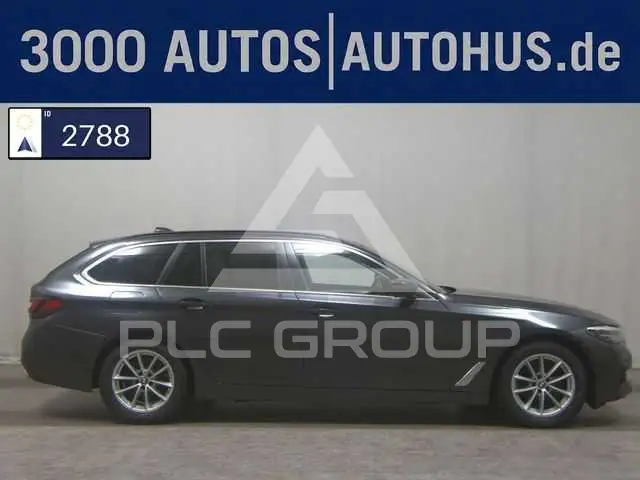 2023 BMW 520