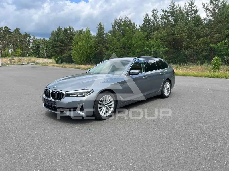 2023 BMW 520