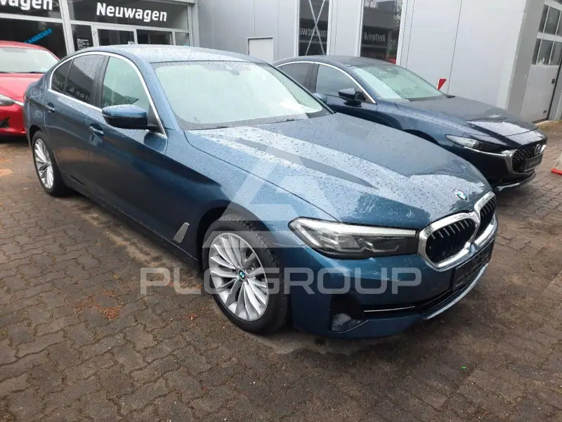 2023 BMW 520