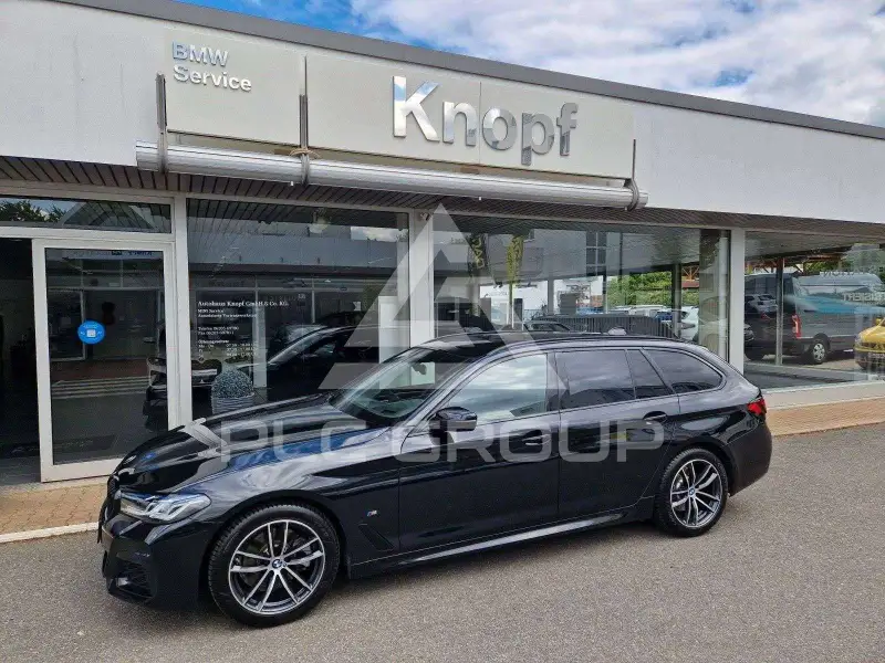 2023 BMW 520
