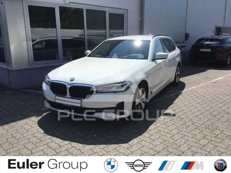 2023 BMW 520
