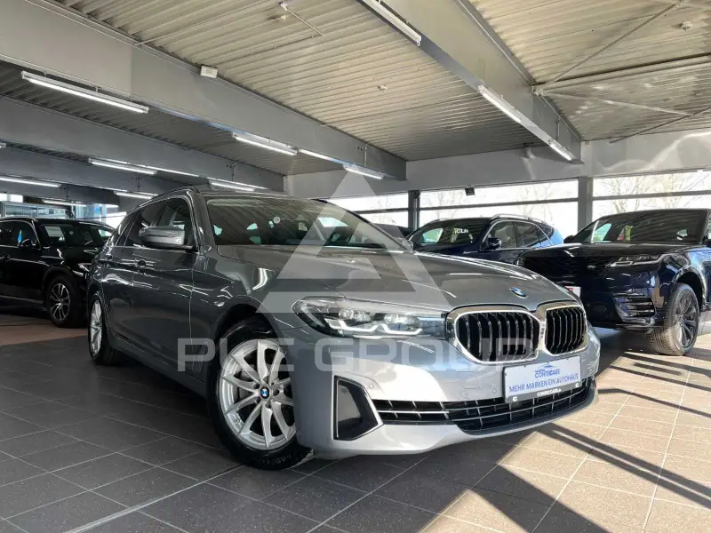 2023 BMW 520