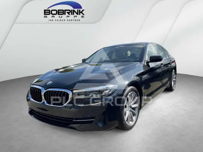 2023 BMW 520