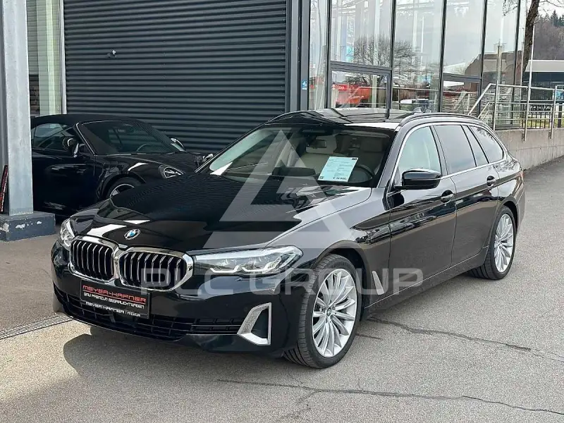 2023 BMW 520