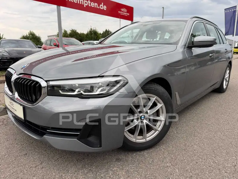 2023 BMW 520