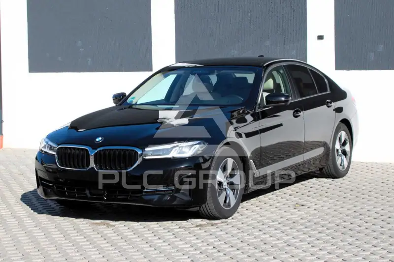 2023 BMW 520