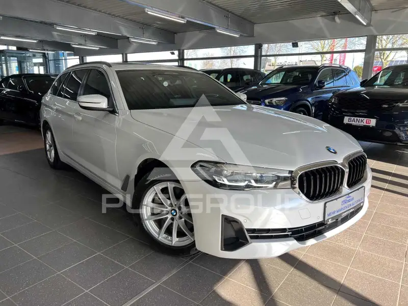 2023 BMW 520