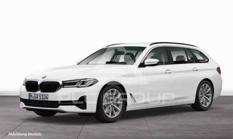 2023 BMW 520