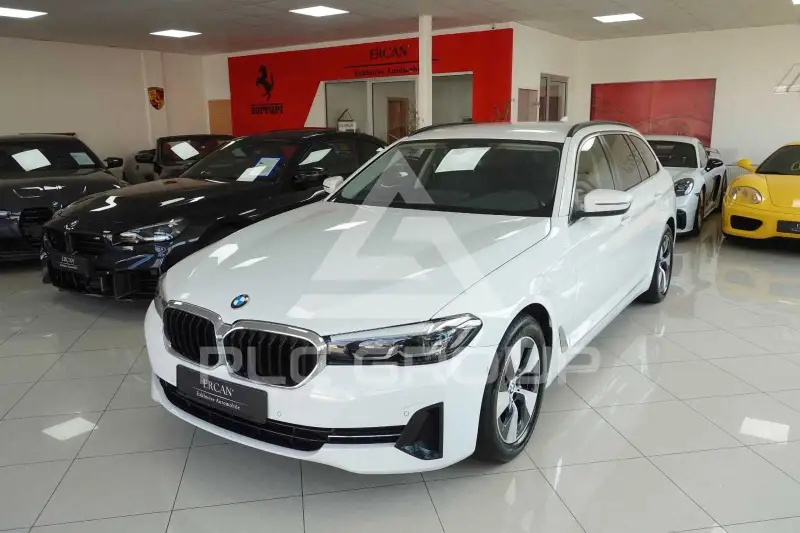 2023 BMW 520