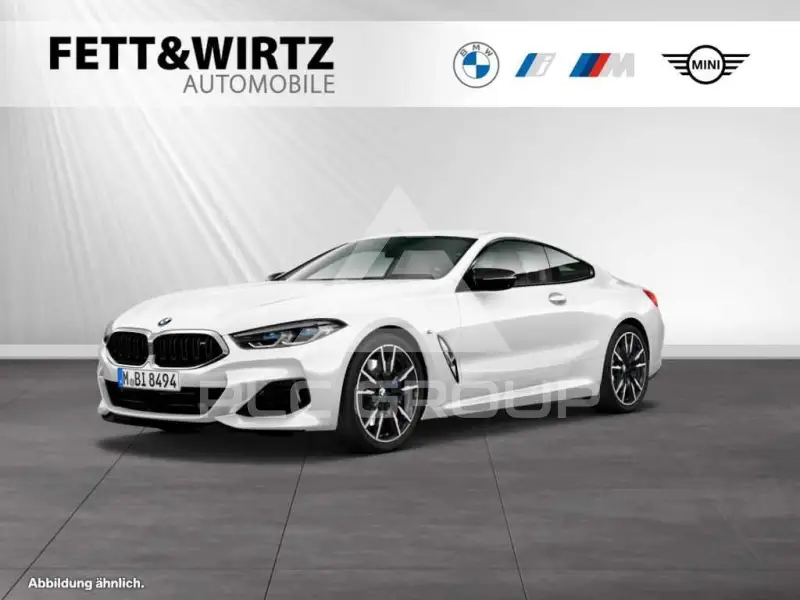 2023 BMW M8