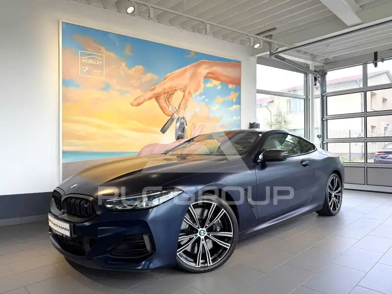 2023 BMW M8