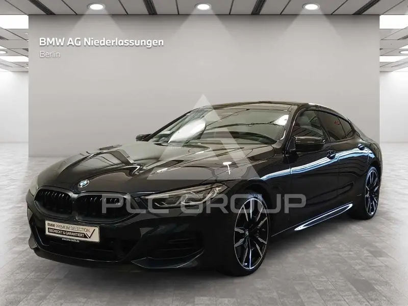 2023 BMW M8